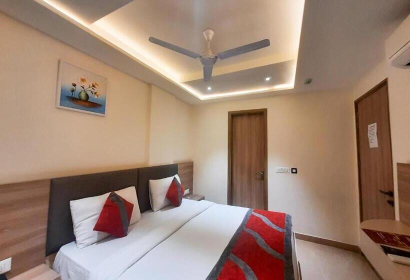 Quarto superior, Tripple Tree   Karol Bagh