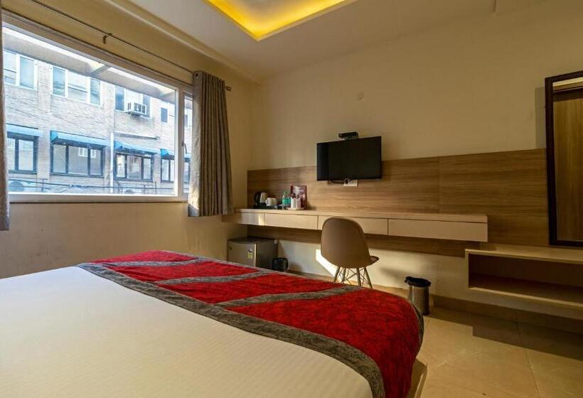 Quarto standard, Tripple Tree   Karol Bagh