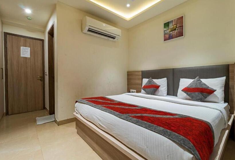 Quarto superior, Tripple Tree   Karol Bagh