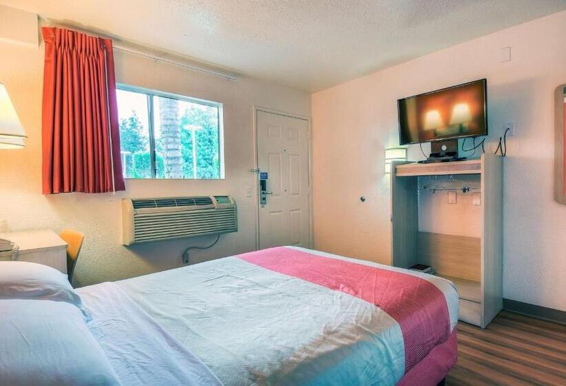 Номер Стандарт Адаптированный для Инвалидов, Motel 6 Chino, Ca   Los Angeles Area