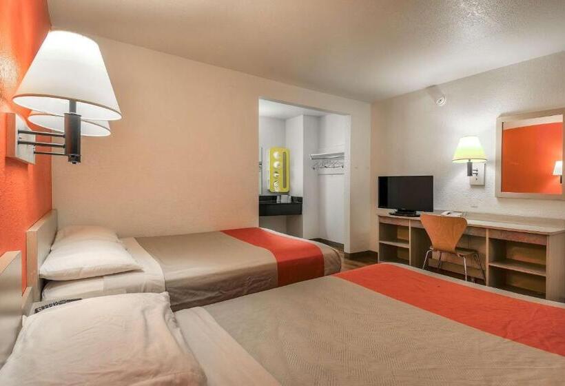 Четырехместный Номер Стандарт, Motel 6 Chino, Ca   Los Angeles Area