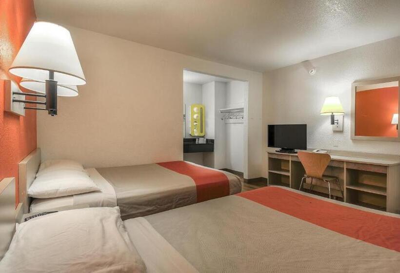 חדר דלוקס לארבעה, Motel 6 Chino, Ca   Los Angeles Area