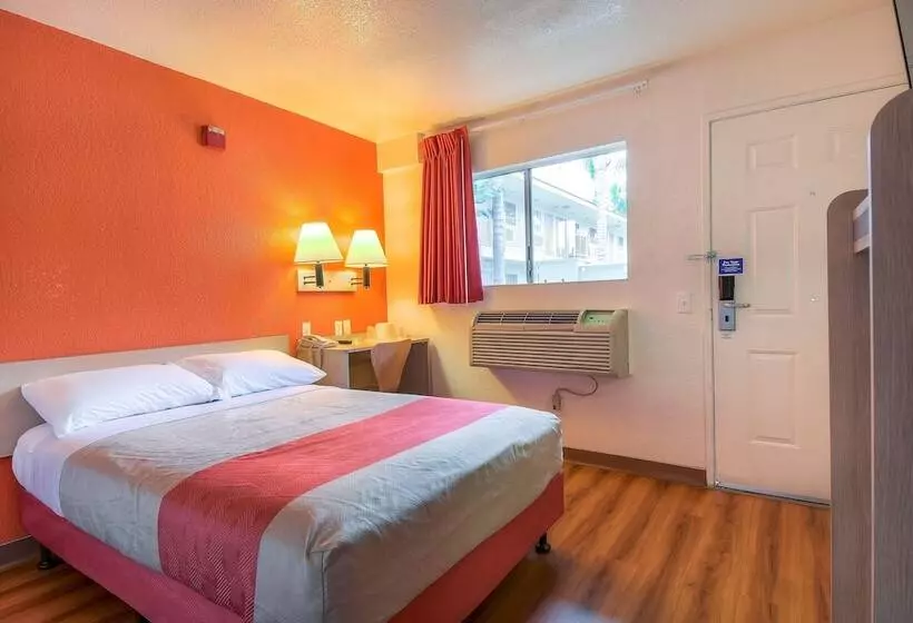 デラックスルーム, Motel 6 Chino, Ca   Los Angeles Area