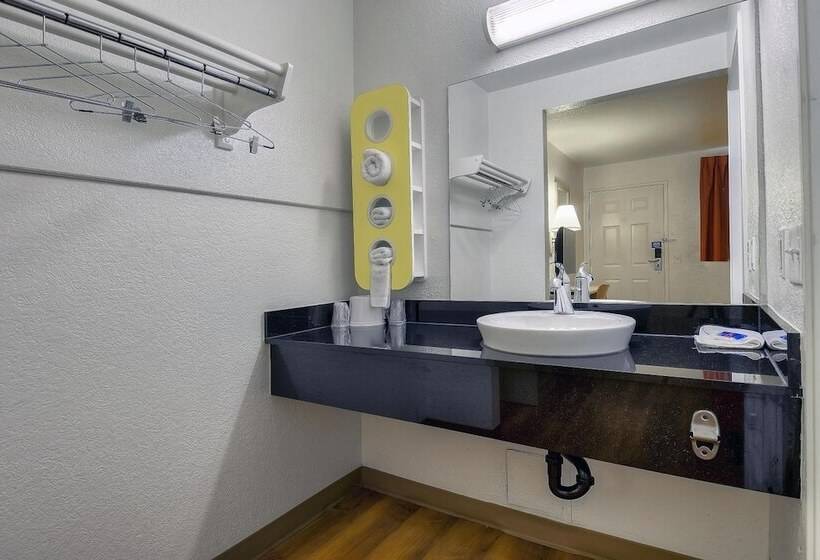 Номер Deluxe, Motel 6 Chino, Ca   Los Angeles Area