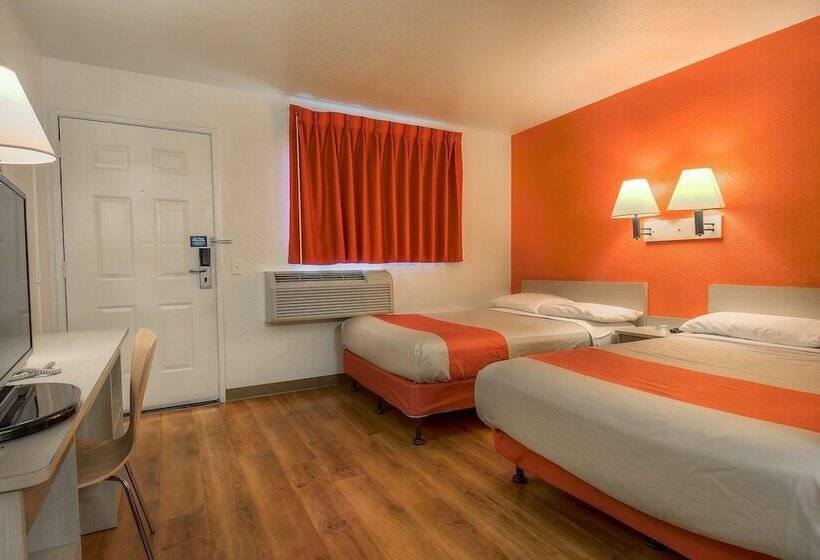 Номер Deluxe, Motel 6 Chino, Ca   Los Angeles Area