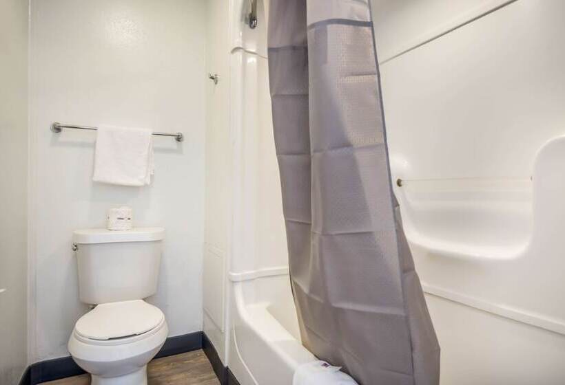 غرفه قياسيه سريرين مزدوجين, Motel 6college Station, Tx  Bryan