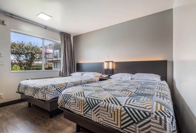 غرفه قياسيه سريرين مزدوجين, Motel 6college Station, Tx  Bryan