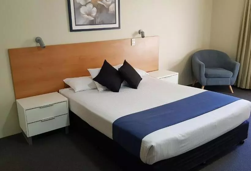 Standard Yhden Hengen Invahuone, Nambour Heights Motel