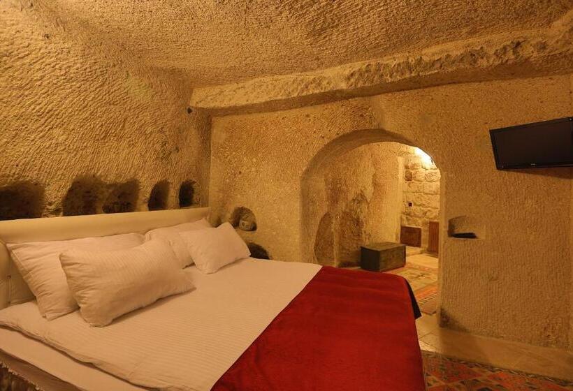 جناح جونيور, Grand Cave Suites