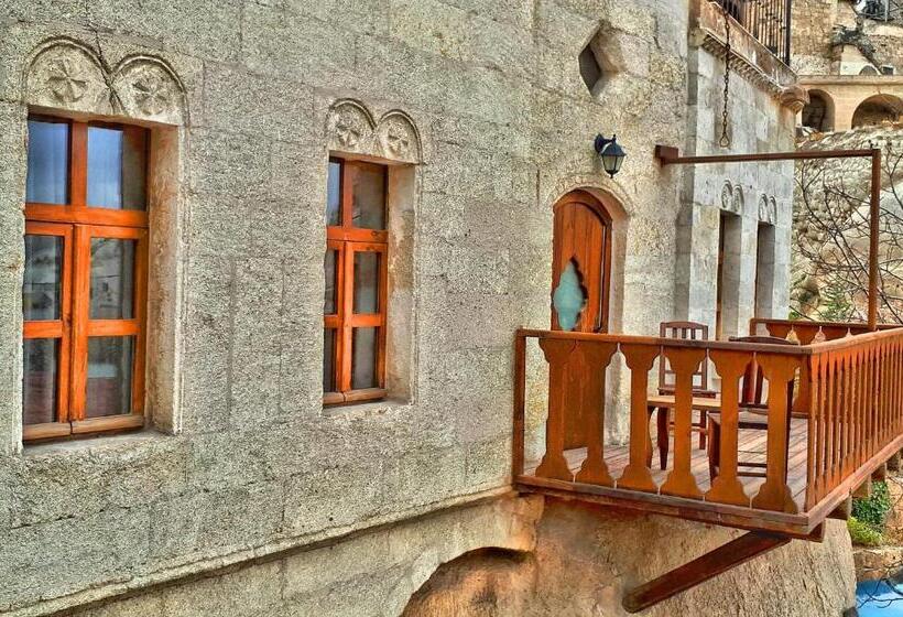 سوییت جونیور, Grand Cave Suites