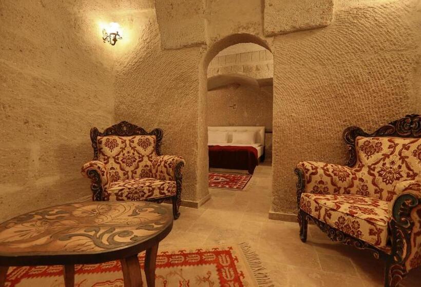 جناح جونيور, Grand Cave Suites