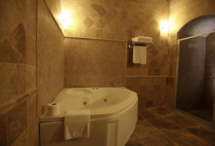 جناح جونيور, Grand Cave Suites