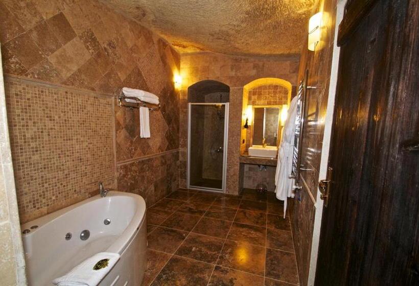 سوئیت با تخت بزرگ, Grand Cave Suites
