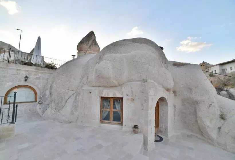 سوییت, Grand Cave Suites