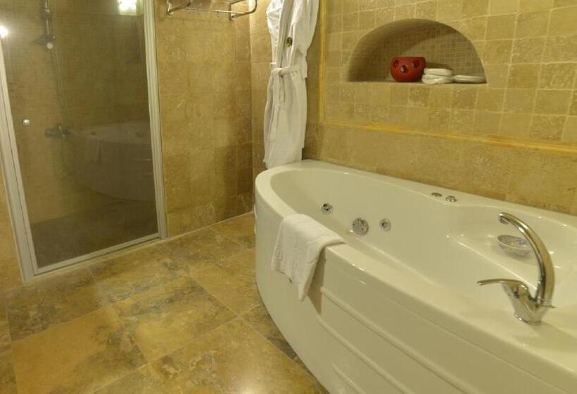 جناح كلاسيكي, Grand Cave Suites