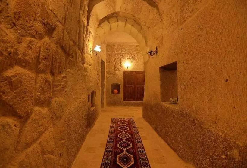 سوئیت کلاسیک, Grand Cave Suites