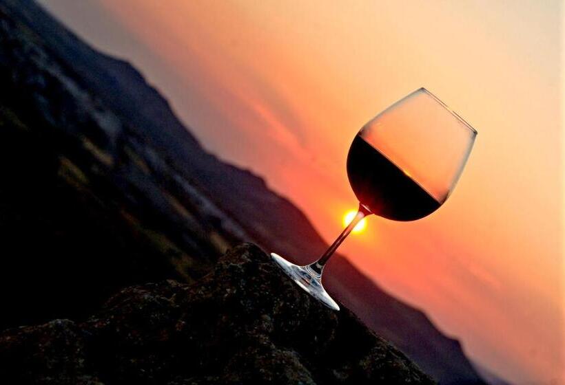 جناح سرير كينج, Grand Cave Suites