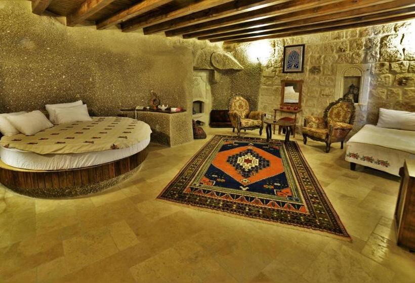 جناح, Grand Cave Suites