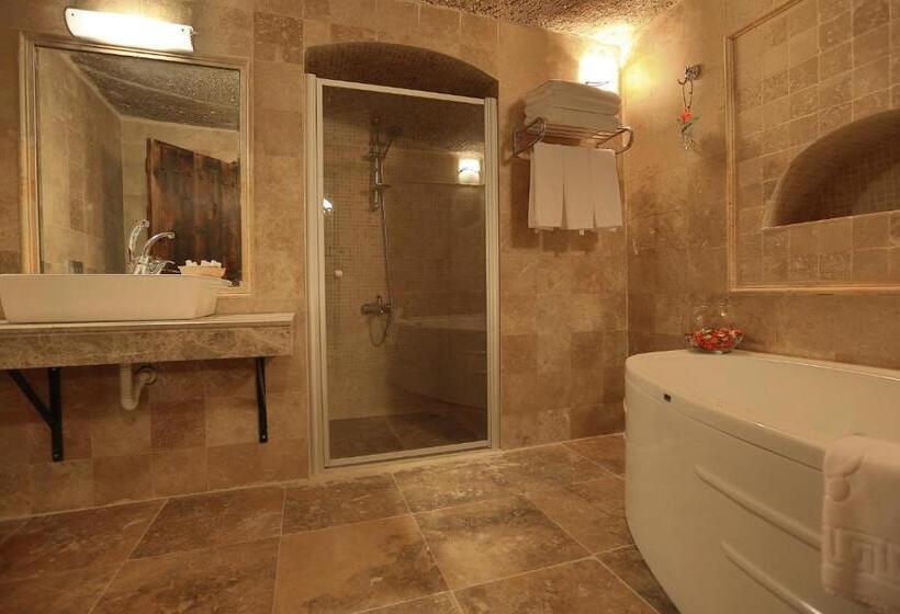 سوئیت با تخت بزرگ, Grand Cave Suites