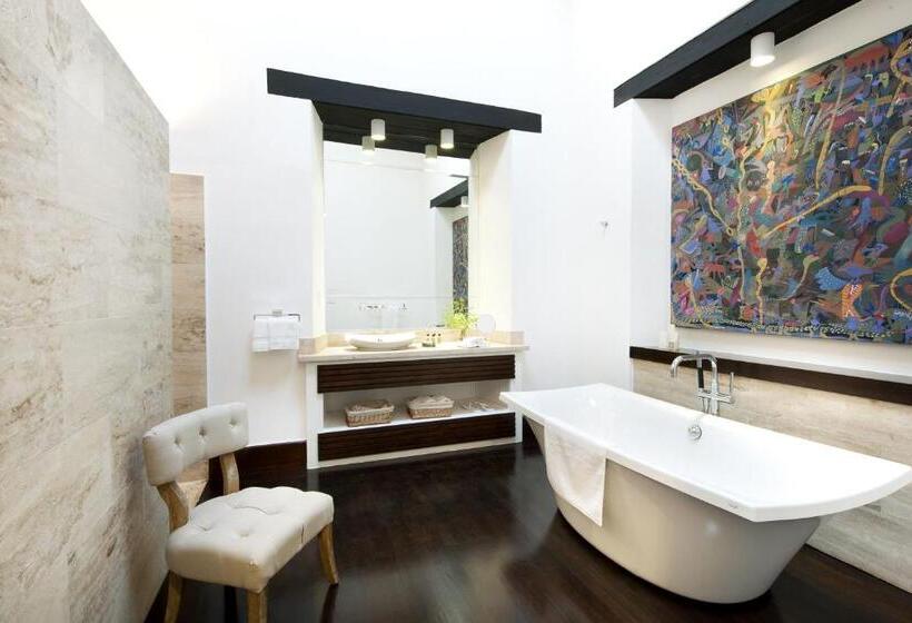 디럭스 룸, Casas Del Xvi