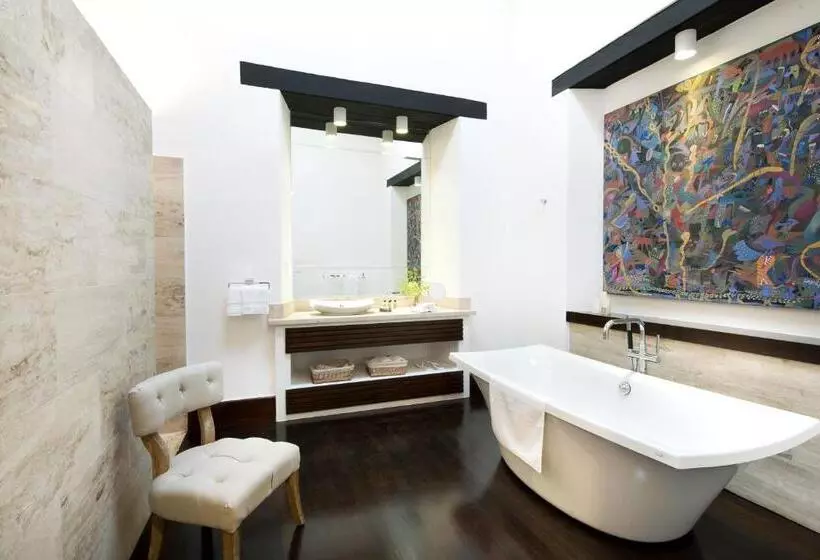 デラックスルーム, Casas Del Xvi