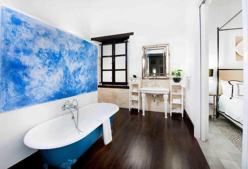 디럭스 룸, Casas Del Xvi