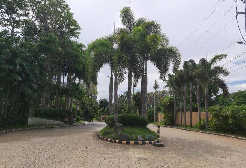 سوئیت با بالکن, Affordable Tagaytay Monteluce 2 Br Loft With Pool 81