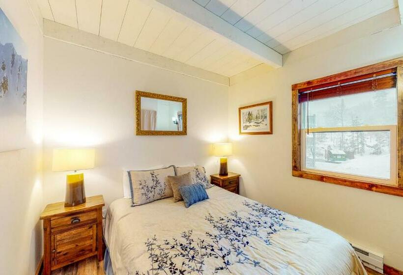 آپارتمان 2 خوابه, Haley Condo