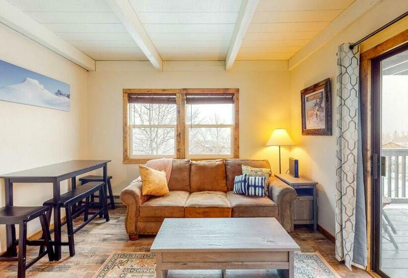 آپارتمان 2 خوابه, Haley Condo