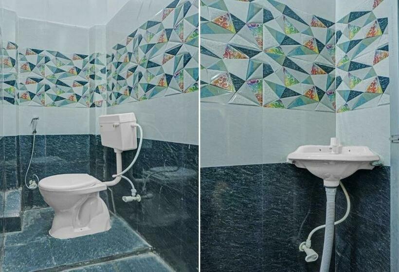 اتاق کلاسیک سه تخته, Flagship  Tulsi Inn