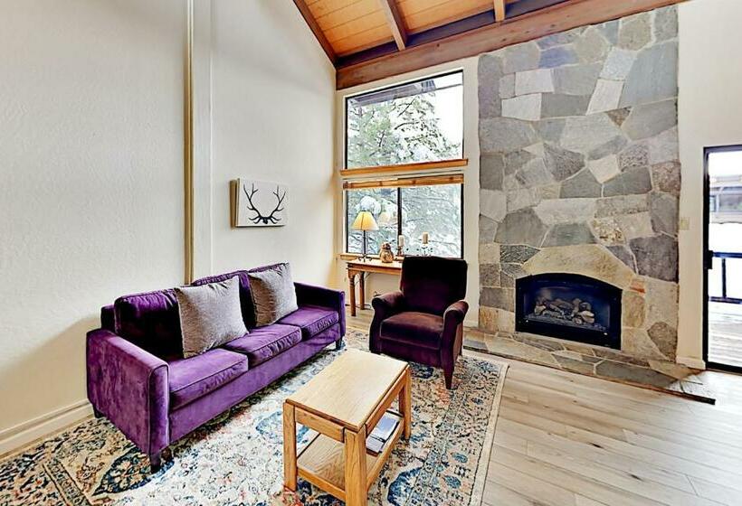 2ベッドルームハウス, Alpine Retreat