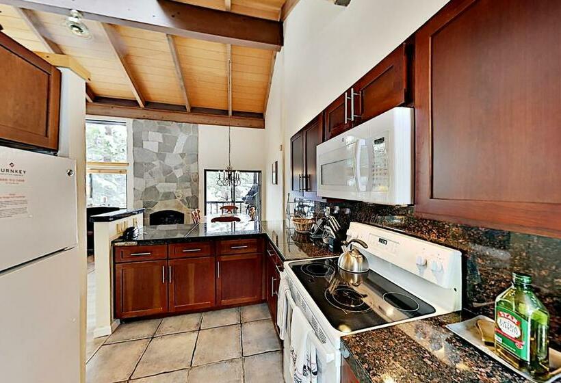 2ベッドルームハウス, Alpine Retreat