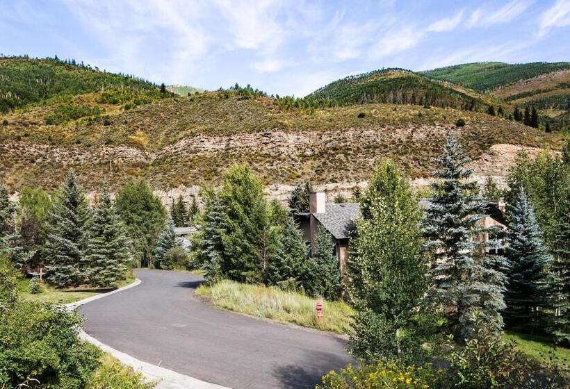 استودیوی استاندارد, Eagles Nest