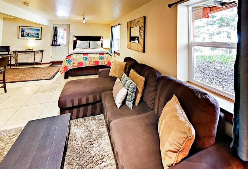 استودیوی استاندارد, Eagles Nest