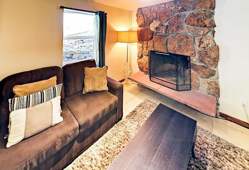 استودیوی استاندارد, Eagles Nest