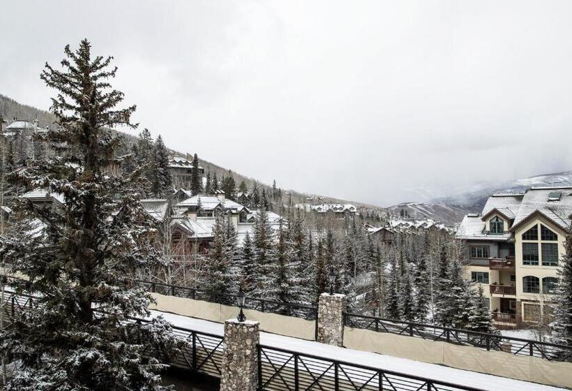 استودیوی استاندارد, Eagles Nest