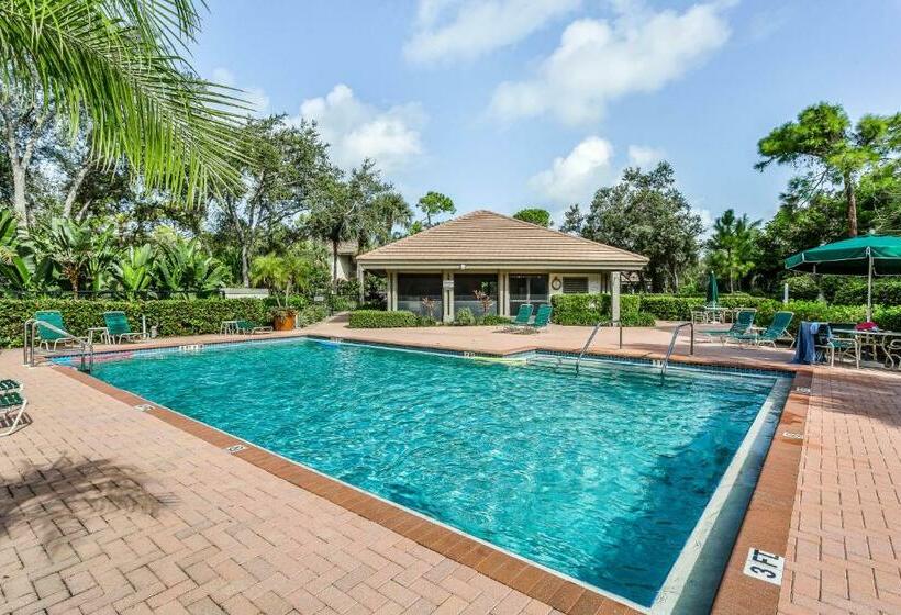 شقة غرفتين, Wild Pines