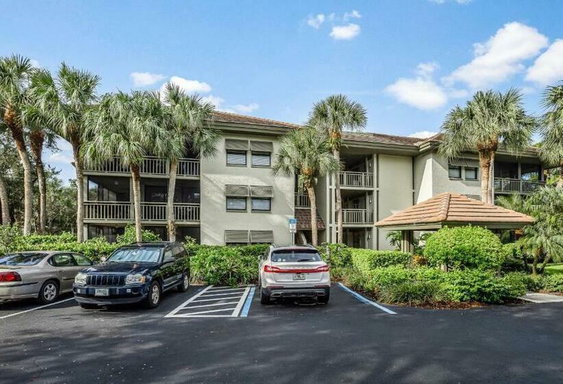 شقة غرفتين, Wild Pines