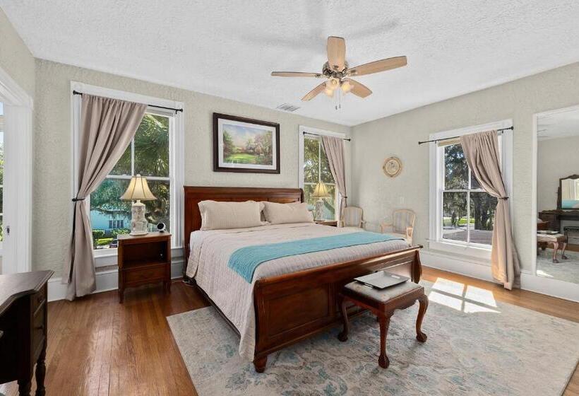 חדר דלוקס עם מיטת קינג, Golden Magnolia Marina Resort