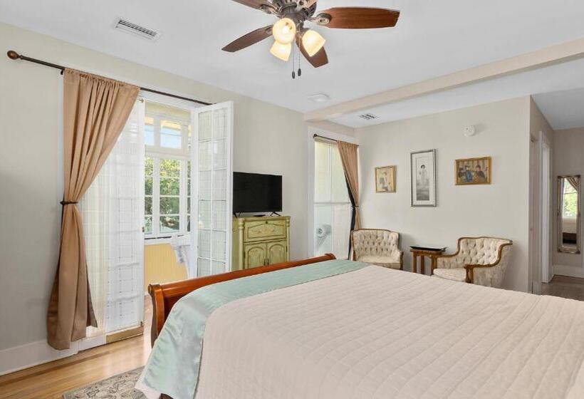 חדר דלוקס עם מיטת קינג, Golden Magnolia Marina Resort