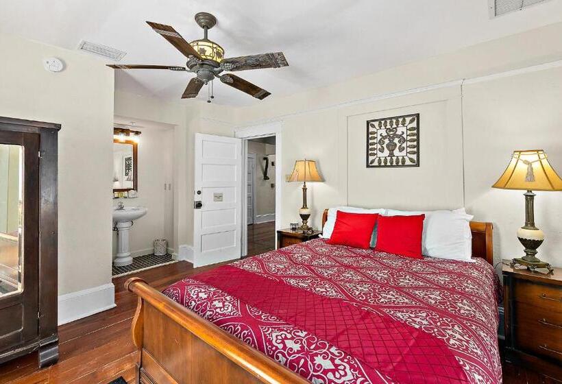 סוויטת ג'וניור, Golden Magnolia Marina Resort