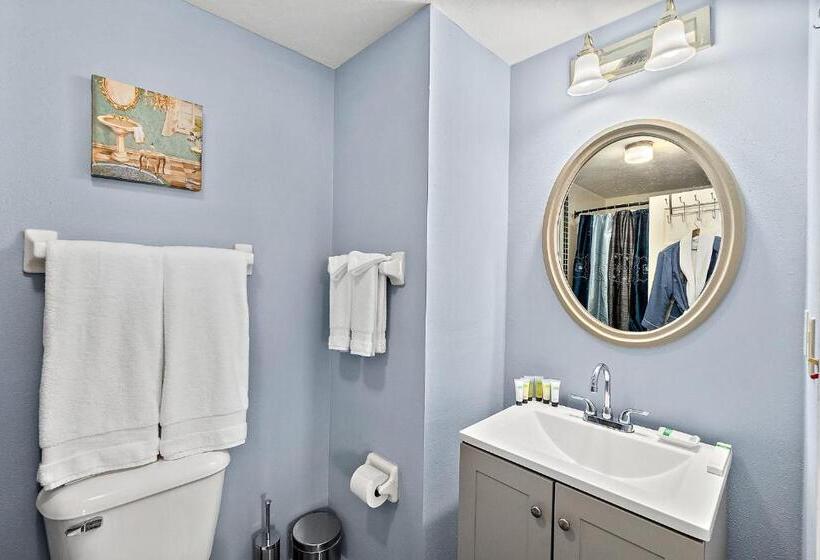 סוויטת ג'וניור עם מרפסת, Golden Magnolia Marina Resort