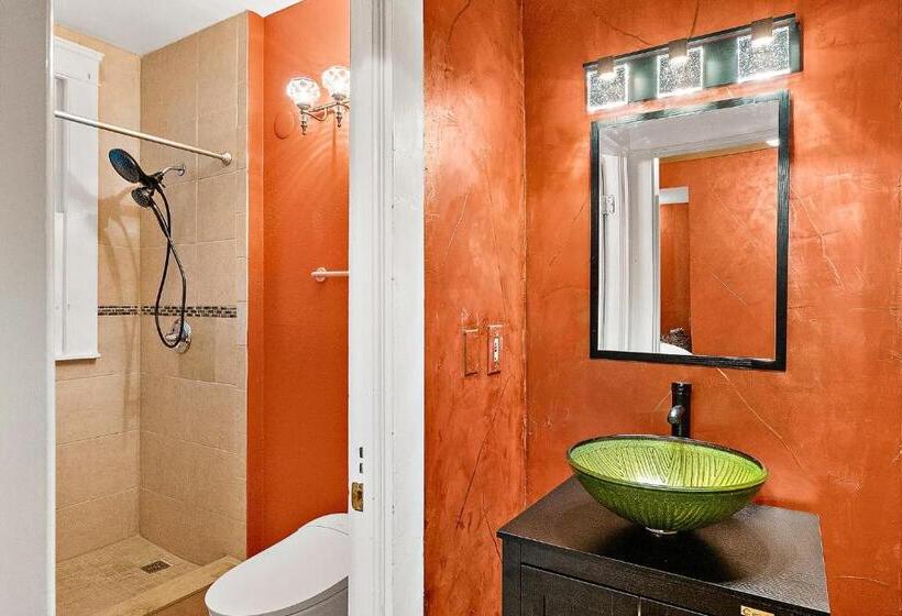 חדר דלוקס עם מיטת קינג, Golden Magnolia Marina Resort
