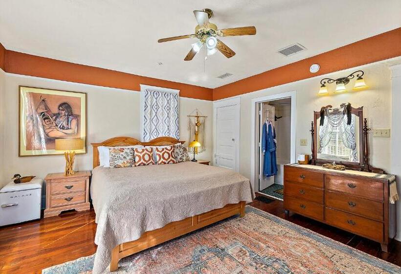 חדר דלוקס עם מיטת קינג, Golden Magnolia Marina Resort