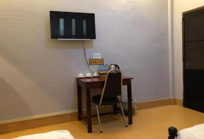 Номер Стандарт, Mekong Riverside