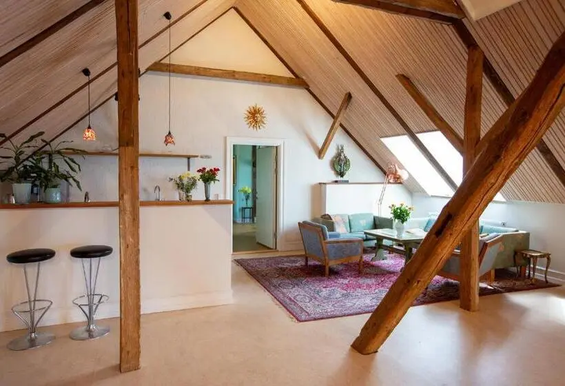 Standardrum Delat Badrum, Avalonbnb