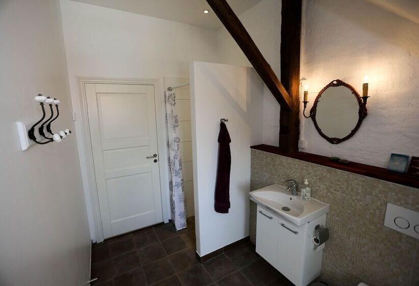 标准单人间共用浴室, Avalonbnb