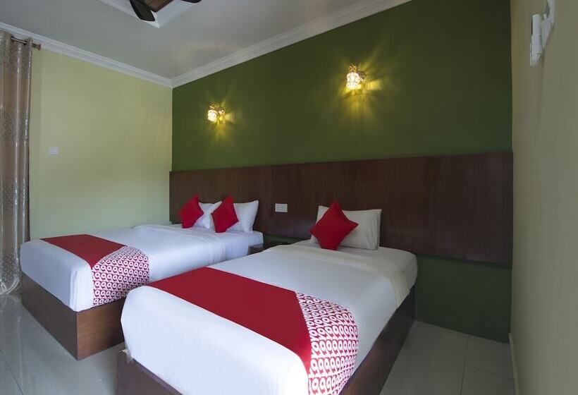 デラックストリプルルーム, Norshah Village Resort