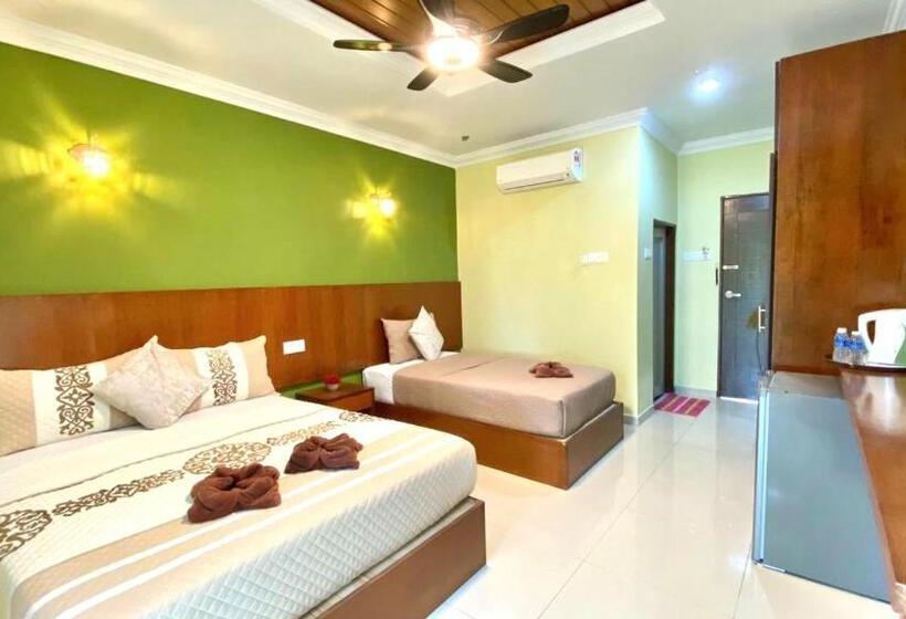 デラックストリプルルーム, Norshah Village Resort