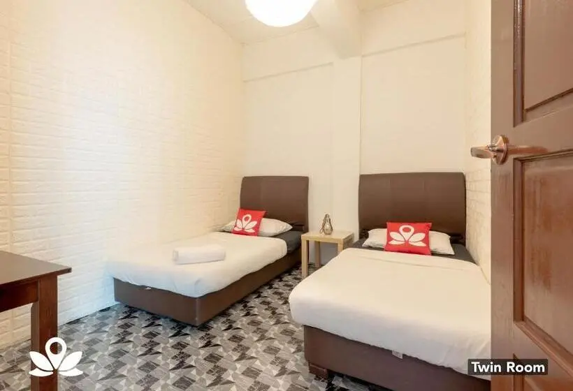 اتاق استاندارد با سرویس بهداشتی مشترک, Island Backpackers